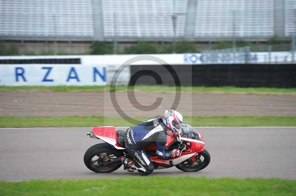 Motorcycle action photographs;Rockingham;Rockingham photographs;Trackday digital images;event digital images;eventdigitalimages;no limits trackday;peter wileman photography;rockingham corby northamptonshire;trackday;trackday photos