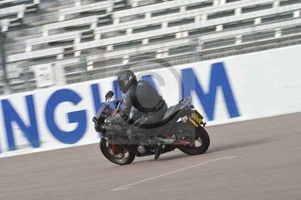 Motorcycle action photographs;Rockingham;Rockingham photographs;Trackday digital images;event digital images;eventdigitalimages;no limits trackday;peter wileman photography;rockingham corby northamptonshire;trackday;trackday photos