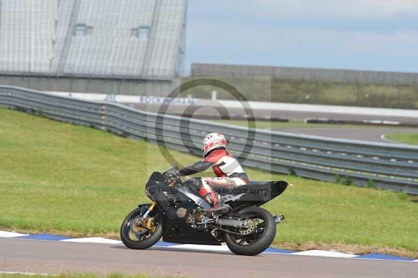 Motorcycle action photographs;Rockingham;Rockingham photographs;Trackday digital images;event digital images;eventdigitalimages;no limits trackday;peter wileman photography;rockingham corby northamptonshire;trackday;trackday photos