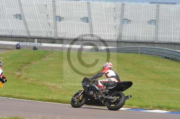 Motorcycle action photographs;Rockingham;Rockingham photographs;Trackday digital images;event digital images;eventdigitalimages;no limits trackday;peter wileman photography;rockingham corby northamptonshire;trackday;trackday photos