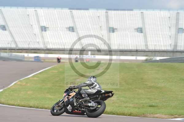 Motorcycle action photographs;Rockingham;Rockingham photographs;Trackday digital images;event digital images;eventdigitalimages;no limits trackday;peter wileman photography;rockingham corby northamptonshire;trackday;trackday photos