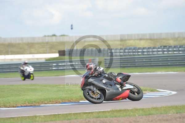 Motorcycle action photographs;Rockingham;Rockingham photographs;Trackday digital images;event digital images;eventdigitalimages;no limits trackday;peter wileman photography;rockingham corby northamptonshire;trackday;trackday photos