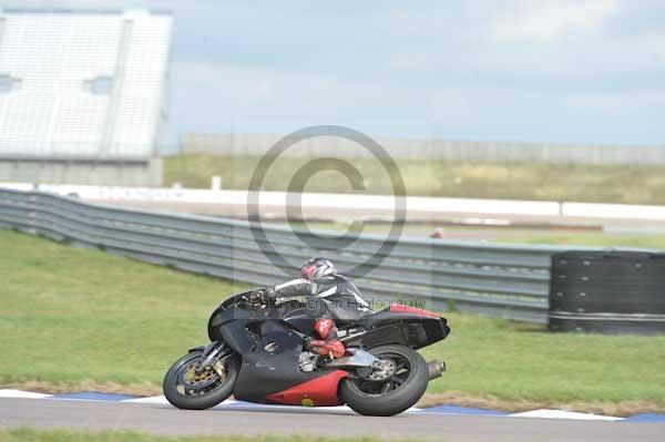 Motorcycle action photographs;Rockingham;Rockingham photographs;Trackday digital images;event digital images;eventdigitalimages;no limits trackday;peter wileman photography;rockingham corby northamptonshire;trackday;trackday photos