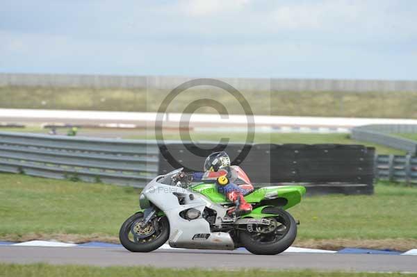 Motorcycle action photographs;Rockingham;Rockingham photographs;Trackday digital images;event digital images;eventdigitalimages;no limits trackday;peter wileman photography;rockingham corby northamptonshire;trackday;trackday photos