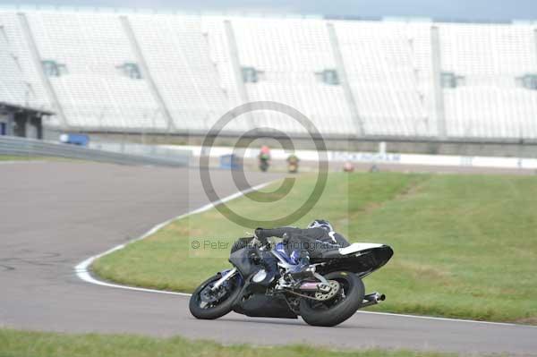 Motorcycle action photographs;Rockingham;Rockingham photographs;Trackday digital images;event digital images;eventdigitalimages;no limits trackday;peter wileman photography;rockingham corby northamptonshire;trackday;trackday photos