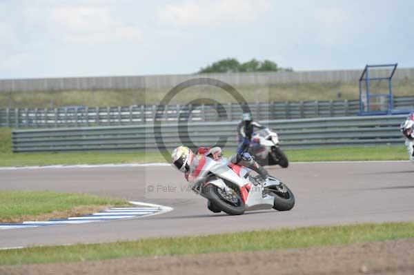 Motorcycle action photographs;Rockingham;Rockingham photographs;Trackday digital images;event digital images;eventdigitalimages;no limits trackday;peter wileman photography;rockingham corby northamptonshire;trackday;trackday photos