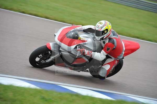 Motorcycle action photographs;Rockingham;Rockingham photographs;Trackday digital images;event digital images;eventdigitalimages;no limits trackday;peter wileman photography;rockingham corby northamptonshire;trackday;trackday photos