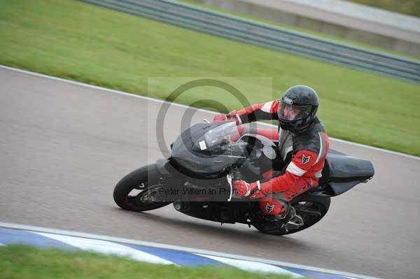 Motorcycle action photographs;Rockingham;Rockingham photographs;Trackday digital images;event digital images;eventdigitalimages;no limits trackday;peter wileman photography;rockingham corby northamptonshire;trackday;trackday photos