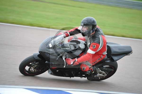 Motorcycle action photographs;Rockingham;Rockingham photographs;Trackday digital images;event digital images;eventdigitalimages;no limits trackday;peter wileman photography;rockingham corby northamptonshire;trackday;trackday photos