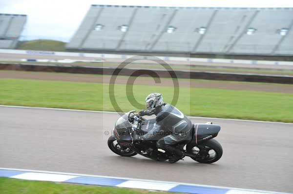 Motorcycle action photographs;Rockingham;Rockingham photographs;Trackday digital images;event digital images;eventdigitalimages;no limits trackday;peter wileman photography;rockingham corby northamptonshire;trackday;trackday photos