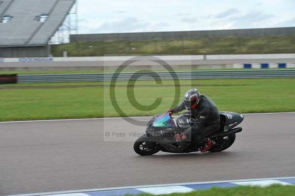 Motorcycle action photographs;Rockingham;Rockingham photographs;Trackday digital images;event digital images;eventdigitalimages;no limits trackday;peter wileman photography;rockingham corby northamptonshire;trackday;trackday photos