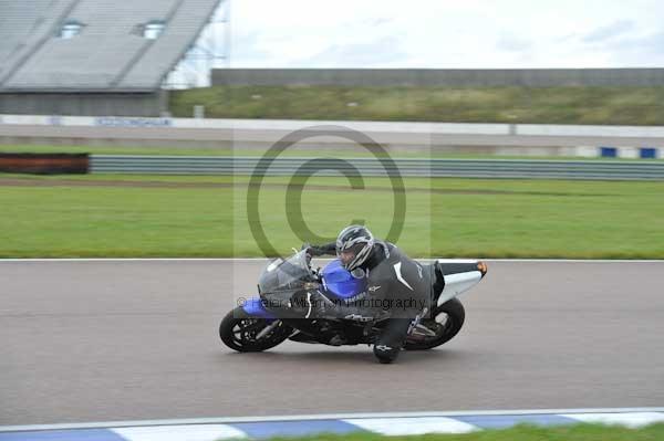 Motorcycle action photographs;Rockingham;Rockingham photographs;Trackday digital images;event digital images;eventdigitalimages;no limits trackday;peter wileman photography;rockingham corby northamptonshire;trackday;trackday photos