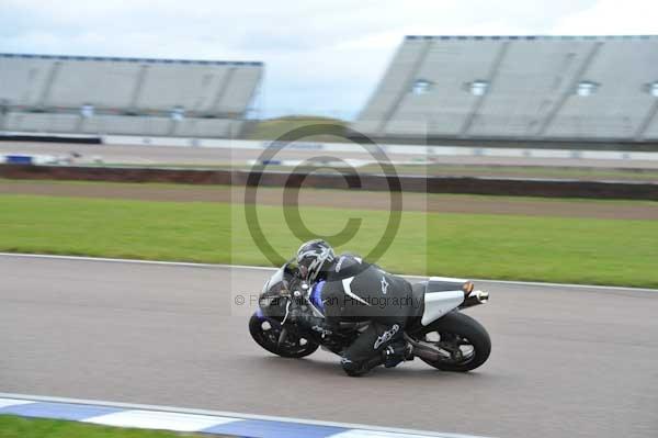 Motorcycle action photographs;Rockingham;Rockingham photographs;Trackday digital images;event digital images;eventdigitalimages;no limits trackday;peter wileman photography;rockingham corby northamptonshire;trackday;trackday photos