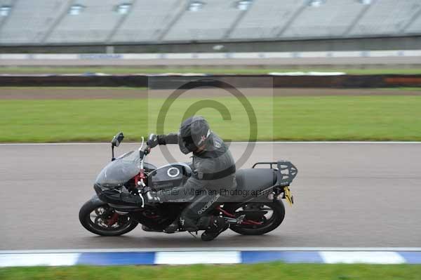 Motorcycle action photographs;Rockingham;Rockingham photographs;Trackday digital images;event digital images;eventdigitalimages;no limits trackday;peter wileman photography;rockingham corby northamptonshire;trackday;trackday photos