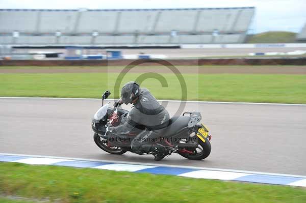 Motorcycle action photographs;Rockingham;Rockingham photographs;Trackday digital images;event digital images;eventdigitalimages;no limits trackday;peter wileman photography;rockingham corby northamptonshire;trackday;trackday photos