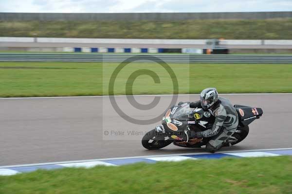 Motorcycle action photographs;Rockingham;Rockingham photographs;Trackday digital images;event digital images;eventdigitalimages;no limits trackday;peter wileman photography;rockingham corby northamptonshire;trackday;trackday photos