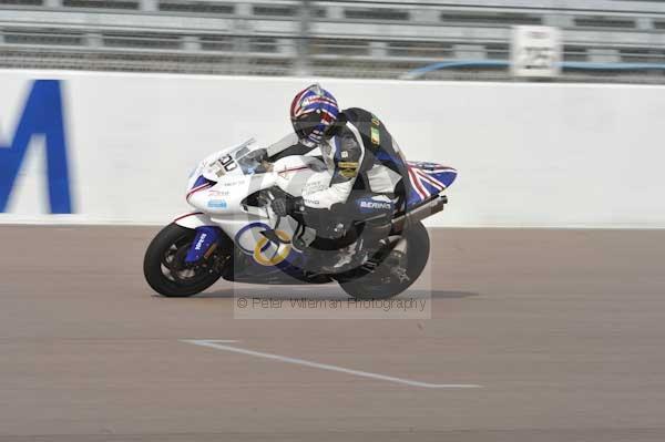 Motorcycle action photographs;Rockingham;Rockingham photographs;Trackday digital images;event digital images;eventdigitalimages;no limits trackday;peter wileman photography;rockingham corby northamptonshire;trackday;trackday photos
