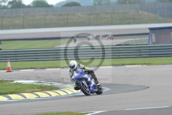 Motorcycle action photographs;Rockingham;Rockingham photographs;Trackday digital images;event digital images;eventdigitalimages;no limits trackday;peter wileman photography;rockingham corby northamptonshire;trackday;trackday photos
