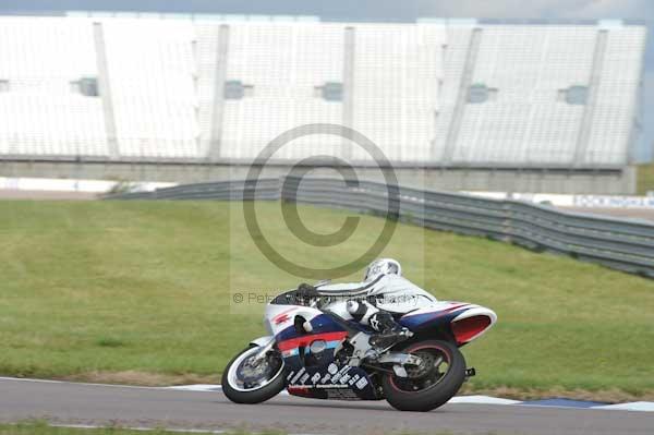 Motorcycle action photographs;Rockingham;Rockingham photographs;Trackday digital images;event digital images;eventdigitalimages;no limits trackday;peter wileman photography;rockingham corby northamptonshire;trackday;trackday photos