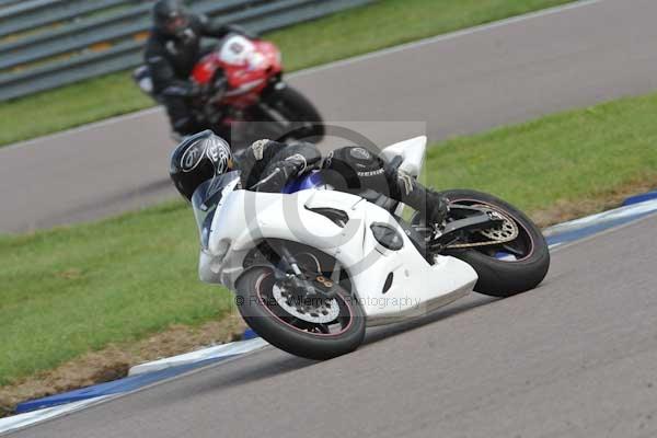 Motorcycle action photographs;Rockingham;Rockingham photographs;Trackday digital images;event digital images;eventdigitalimages;no limits trackday;peter wileman photography;rockingham corby northamptonshire;trackday;trackday photos