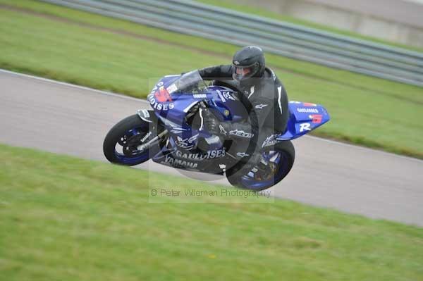 Motorcycle action photographs;Rockingham;Rockingham photographs;Trackday digital images;event digital images;eventdigitalimages;no limits trackday;peter wileman photography;rockingham corby northamptonshire;trackday;trackday photos