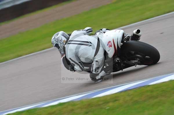 Motorcycle action photographs;Rockingham;Rockingham photographs;Trackday digital images;event digital images;eventdigitalimages;no limits trackday;peter wileman photography;rockingham corby northamptonshire;trackday;trackday photos