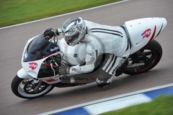 Motorcycle action photographs;Rockingham;Rockingham photographs;Trackday digital images;event digital images;eventdigitalimages;no limits trackday;peter wileman photography;rockingham corby northamptonshire;trackday;trackday photos