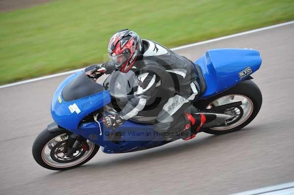 Motorcycle action photographs;Rockingham;Rockingham photographs;Trackday digital images;event digital images;eventdigitalimages;no limits trackday;peter wileman photography;rockingham corby northamptonshire;trackday;trackday photos
