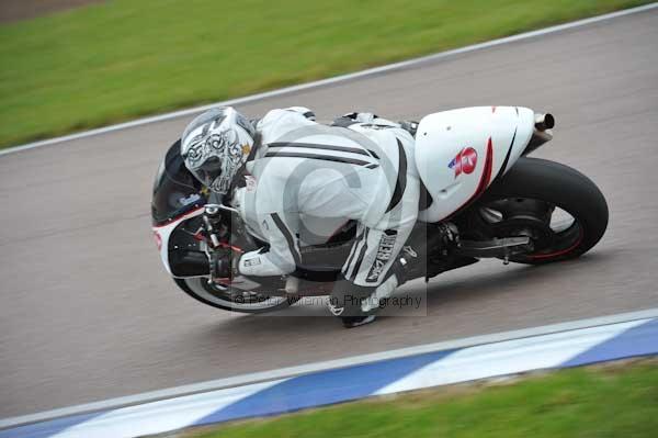 Motorcycle action photographs;Rockingham;Rockingham photographs;Trackday digital images;event digital images;eventdigitalimages;no limits trackday;peter wileman photography;rockingham corby northamptonshire;trackday;trackday photos