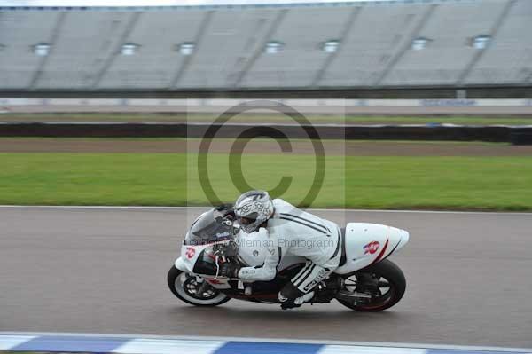 Motorcycle action photographs;Rockingham;Rockingham photographs;Trackday digital images;event digital images;eventdigitalimages;no limits trackday;peter wileman photography;rockingham corby northamptonshire;trackday;trackday photos