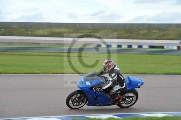 Motorcycle action photographs;Rockingham;Rockingham photographs;Trackday digital images;event digital images;eventdigitalimages;no limits trackday;peter wileman photography;rockingham corby northamptonshire;trackday;trackday photos