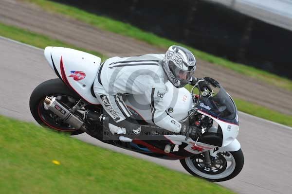 Motorcycle action photographs;Rockingham;Rockingham photographs;Trackday digital images;event digital images;eventdigitalimages;no limits trackday;peter wileman photography;rockingham corby northamptonshire;trackday;trackday photos