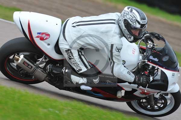 Motorcycle action photographs;Rockingham;Rockingham photographs;Trackday digital images;event digital images;eventdigitalimages;no limits trackday;peter wileman photography;rockingham corby northamptonshire;trackday;trackday photos