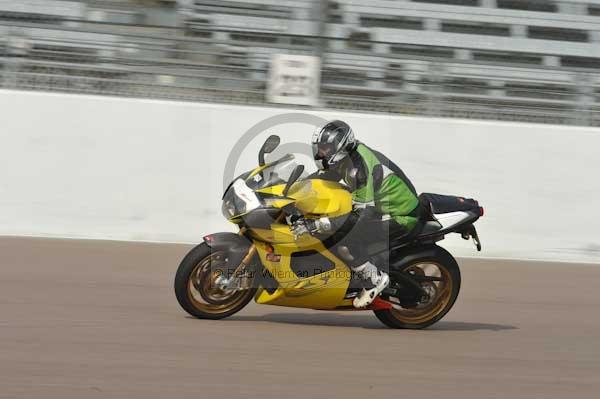 Motorcycle action photographs;Rockingham;Rockingham photographs;Trackday digital images;event digital images;eventdigitalimages;no limits trackday;peter wileman photography;rockingham corby northamptonshire;trackday;trackday photos