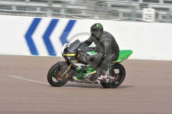 Motorcycle action photographs;Rockingham;Rockingham photographs;Trackday digital images;event digital images;eventdigitalimages;no limits trackday;peter wileman photography;rockingham corby northamptonshire;trackday;trackday photos