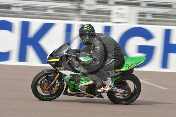 Motorcycle action photographs;Rockingham;Rockingham photographs;Trackday digital images;event digital images;eventdigitalimages;no limits trackday;peter wileman photography;rockingham corby northamptonshire;trackday;trackday photos