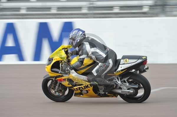 Motorcycle action photographs;Rockingham;Rockingham photographs;Trackday digital images;event digital images;eventdigitalimages;no limits trackday;peter wileman photography;rockingham corby northamptonshire;trackday;trackday photos