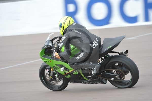 Motorcycle action photographs;Rockingham;Rockingham photographs;Trackday digital images;event digital images;eventdigitalimages;no limits trackday;peter wileman photography;rockingham corby northamptonshire;trackday;trackday photos
