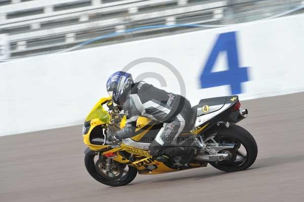 Motorcycle action photographs;Rockingham;Rockingham photographs;Trackday digital images;event digital images;eventdigitalimages;no limits trackday;peter wileman photography;rockingham corby northamptonshire;trackday;trackday photos