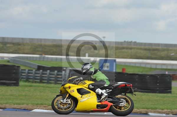 Motorcycle action photographs;Rockingham;Rockingham photographs;Trackday digital images;event digital images;eventdigitalimages;no limits trackday;peter wileman photography;rockingham corby northamptonshire;trackday;trackday photos