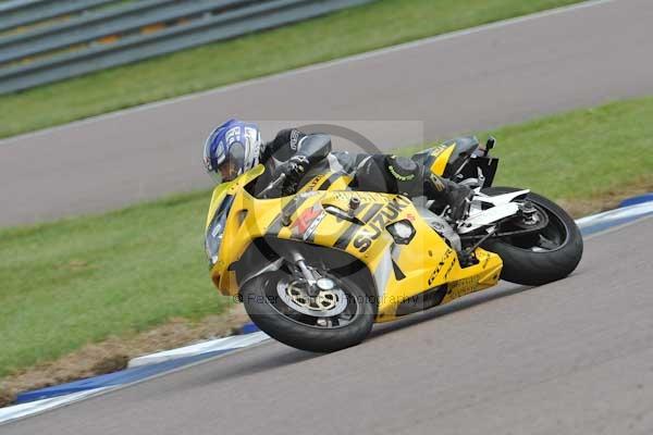 Motorcycle action photographs;Rockingham;Rockingham photographs;Trackday digital images;event digital images;eventdigitalimages;no limits trackday;peter wileman photography;rockingham corby northamptonshire;trackday;trackday photos