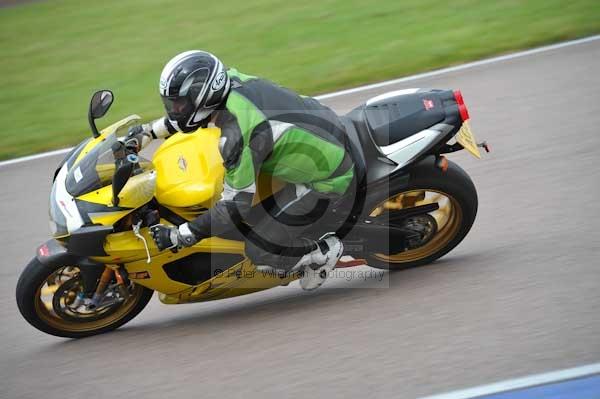 Motorcycle action photographs;Rockingham;Rockingham photographs;Trackday digital images;event digital images;eventdigitalimages;no limits trackday;peter wileman photography;rockingham corby northamptonshire;trackday;trackday photos