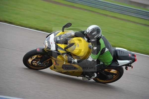 Motorcycle action photographs;Rockingham;Rockingham photographs;Trackday digital images;event digital images;eventdigitalimages;no limits trackday;peter wileman photography;rockingham corby northamptonshire;trackday;trackday photos