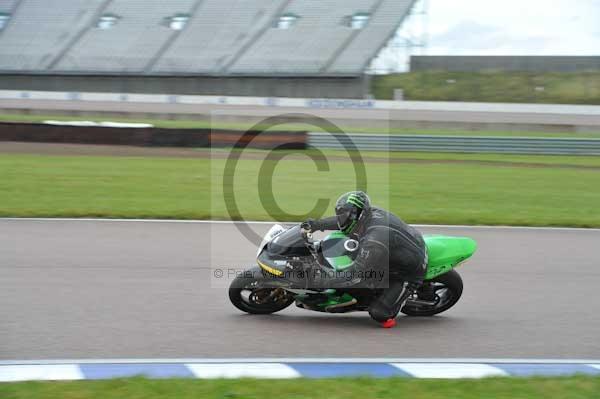 Motorcycle action photographs;Rockingham;Rockingham photographs;Trackday digital images;event digital images;eventdigitalimages;no limits trackday;peter wileman photography;rockingham corby northamptonshire;trackday;trackday photos
