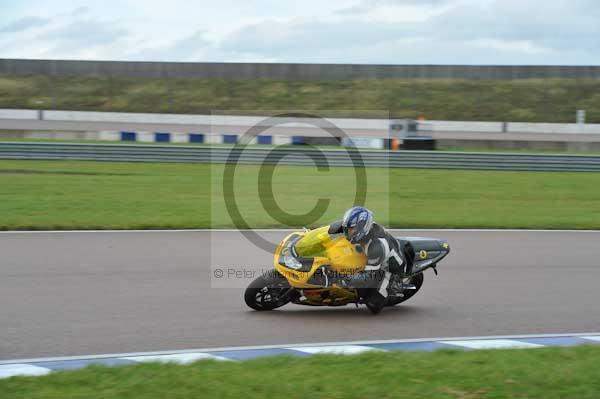 Motorcycle action photographs;Rockingham;Rockingham photographs;Trackday digital images;event digital images;eventdigitalimages;no limits trackday;peter wileman photography;rockingham corby northamptonshire;trackday;trackday photos