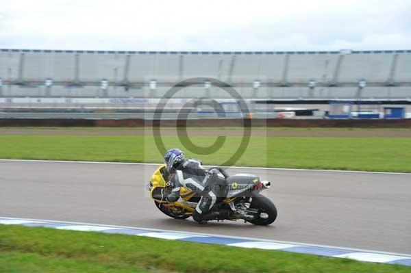 Motorcycle action photographs;Rockingham;Rockingham photographs;Trackday digital images;event digital images;eventdigitalimages;no limits trackday;peter wileman photography;rockingham corby northamptonshire;trackday;trackday photos