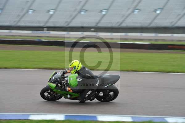 Motorcycle action photographs;Rockingham;Rockingham photographs;Trackday digital images;event digital images;eventdigitalimages;no limits trackday;peter wileman photography;rockingham corby northamptonshire;trackday;trackday photos