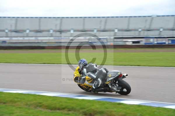 Motorcycle action photographs;Rockingham;Rockingham photographs;Trackday digital images;event digital images;eventdigitalimages;no limits trackday;peter wileman photography;rockingham corby northamptonshire;trackday;trackday photos