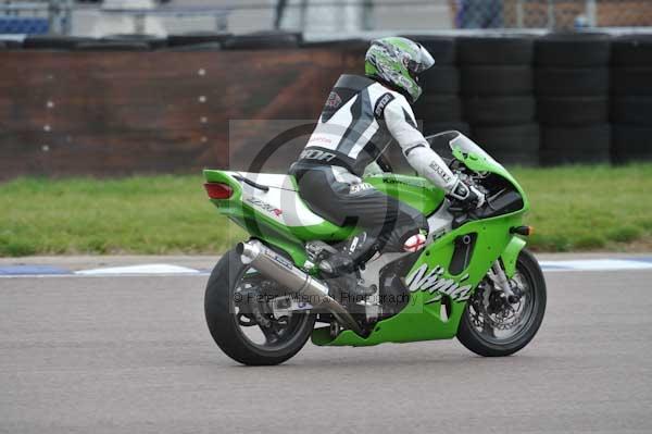 Motorcycle action photographs;Rockingham;Rockingham photographs;Trackday digital images;event digital images;eventdigitalimages;no limits trackday;peter wileman photography;rockingham corby northamptonshire;trackday;trackday photos