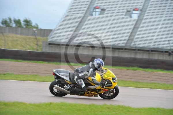 Motorcycle action photographs;Rockingham;Rockingham photographs;Trackday digital images;event digital images;eventdigitalimages;no limits trackday;peter wileman photography;rockingham corby northamptonshire;trackday;trackday photos